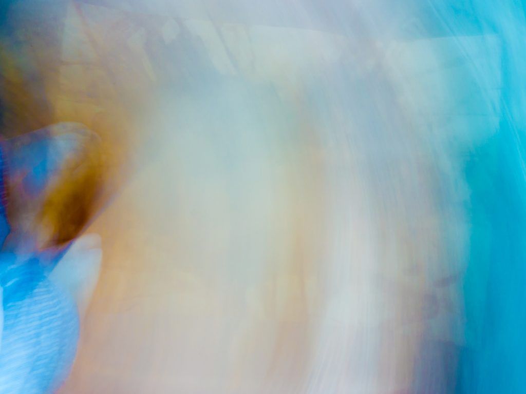 how to communicate visions to employees | abstract depiction of blurred or unclear vision